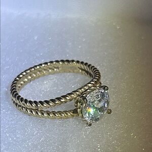 Elegant Gold-Toned Twisted Band Ring